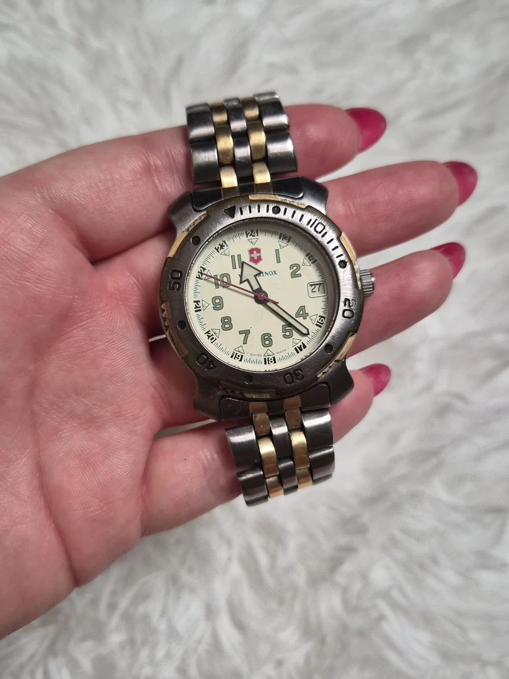 Swiss Army Victorinox Watch Two Tone Utility Streetwear Silver Gold Tone Classic